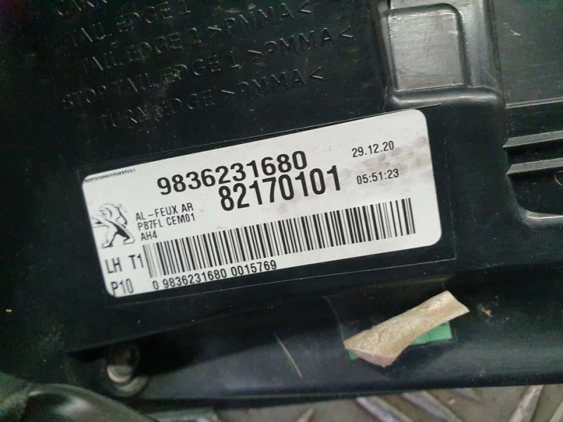Recambio de piloto trasero izquierdo para peugeot 5008 active referencia OEM IAM 9836231680 82170101 EXTERIOR // LED