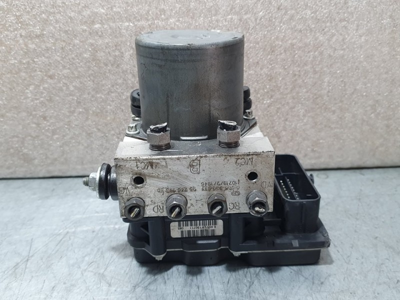 Recambio de abs para peugeot 5008 premium referencia OEM IAM 9674677580 0265230881 BOSCH