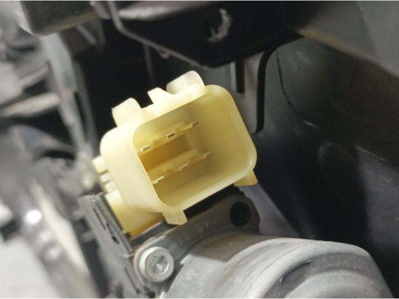 Recambio de elevalunas delantero izquierdo para ford fiesta (ccn) trend referencia OEM IAM C1BBA045H17AB  ELECTRICO 6 PINS