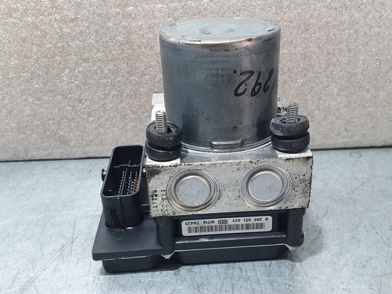 Recambio de abs para peugeot 5008 premium referencia OEM IAM 9674677580 0265230881 BOSCH