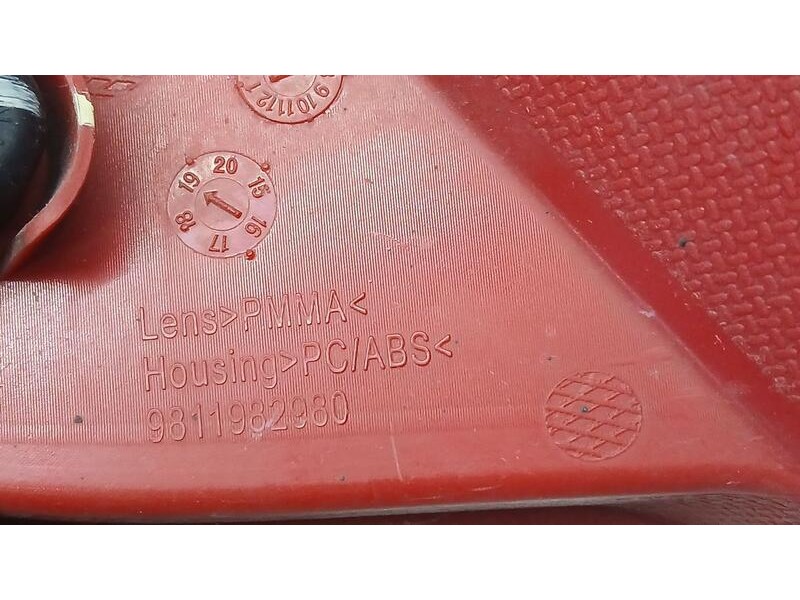 Recambio de piloto trasero izquierdo paragolpes para peugeot 5008 ii (mc_, mj_, mr_, m4_) 1.2 (mrhnyh, mrhnyw, mrhnsj, mrhnsu, m
