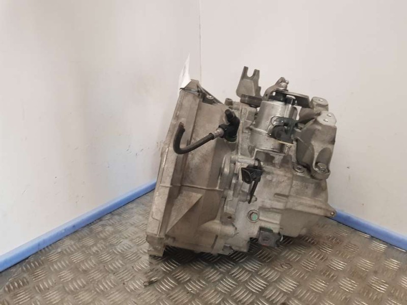 Recambio de caja cambios para opel zafira tourer excellence referencia OEM IAM 55582867  6 VELOCIDADES