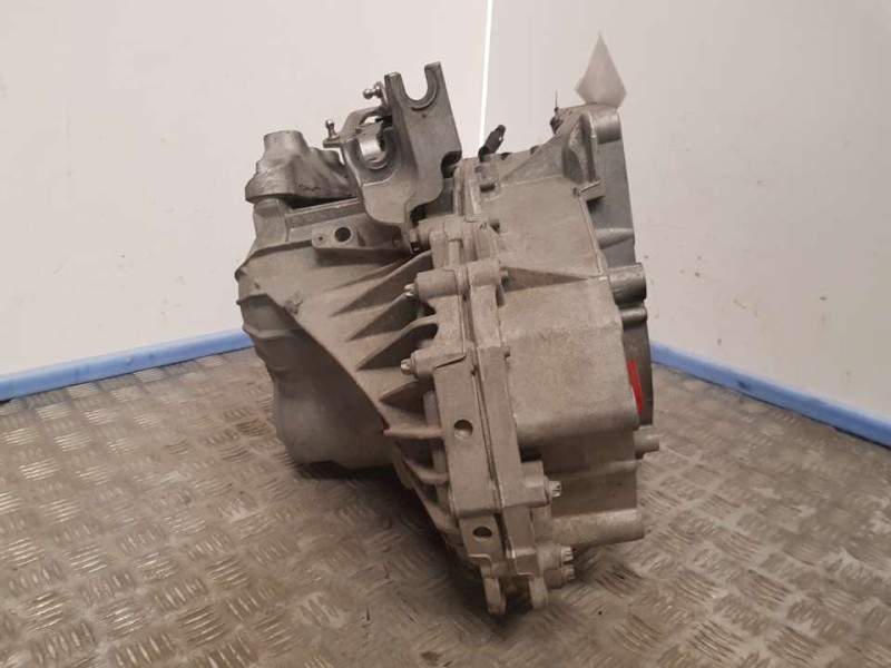 Recambio de caja cambios para opel zafira tourer excellence referencia OEM IAM 55582867  6 VELOCIDADES