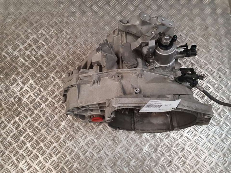 Recambio de caja cambios para opel zafira tourer excellence referencia OEM IAM 55582867  6 VELOCIDADES