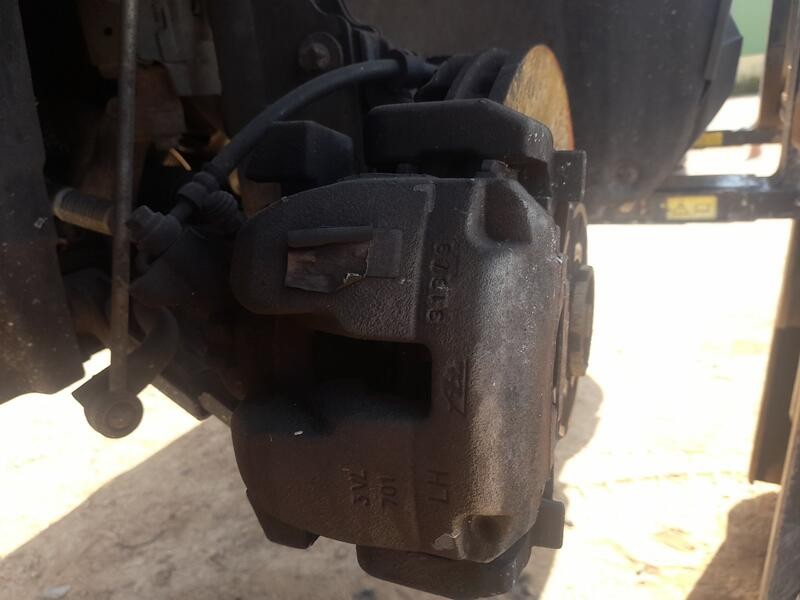 Recambio de pinza freno delantera izquierda para peugeot 5008 ii (mc_, mj_, mr_, m4_) 1.2 (mrhnyh, mrhnyw, mrhnsj, mrhnsu, mrhns