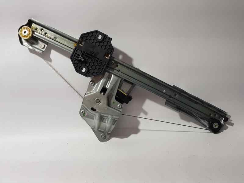 Recambio de elevalunas delantero derecho para dacia sandero ambiance referencia OEM IAM  2 PINS ELECTRICO