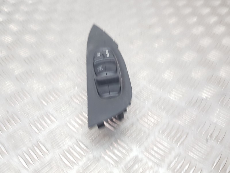 Recambio de mando elevalunas delantero izquierdo para nissan qashqai ii (j11, j11_) 1.2 dig-t referencia OEM IAM 25401HV02B  