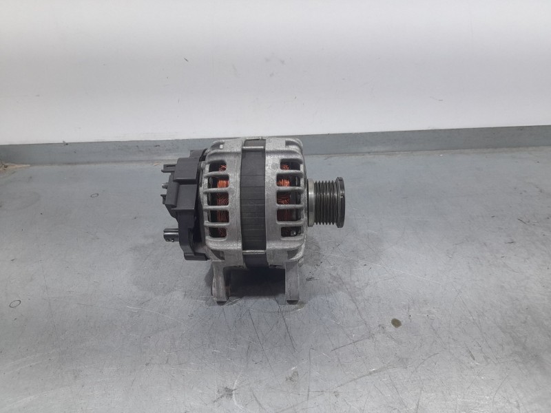 Recambio de alternador para renault megane iv berlina 5p limited referencia OEM IAM 231004BE0B F000BL0814 BOSCH