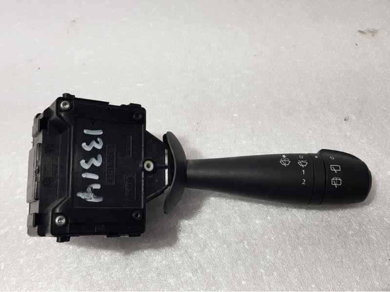 Recambio de mando limpia para dacia sandero ambiance referencia OEM IAM E10670223  