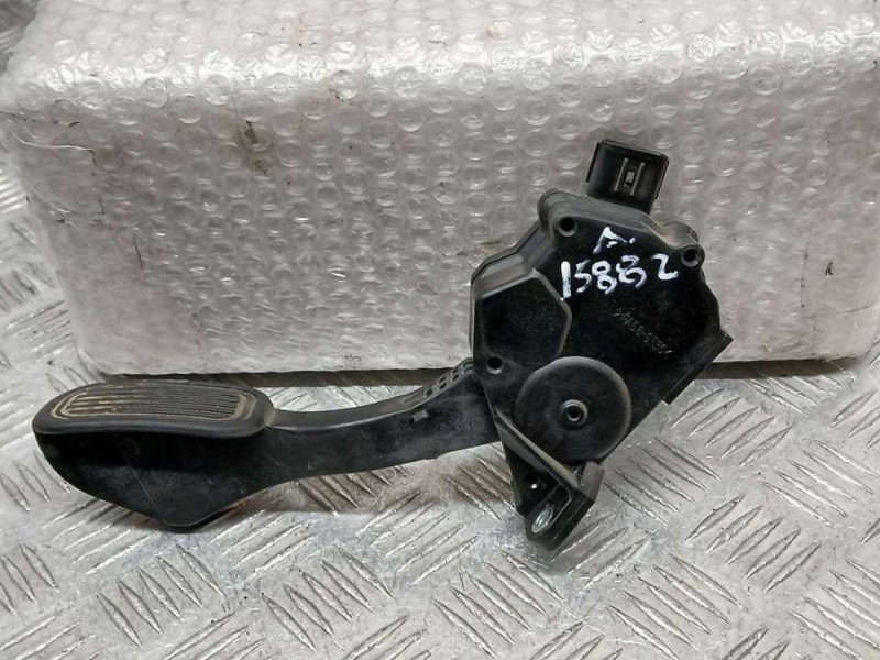 Recambio de potenciometro pedal para toyota land cruiser (j15) vx referencia OEM IAM 7811060180 1988001630 DENSO