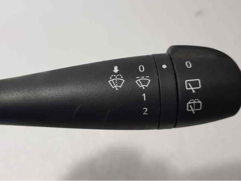 Recambio de mando limpia para dacia sandero ambiance referencia OEM IAM E10670223  