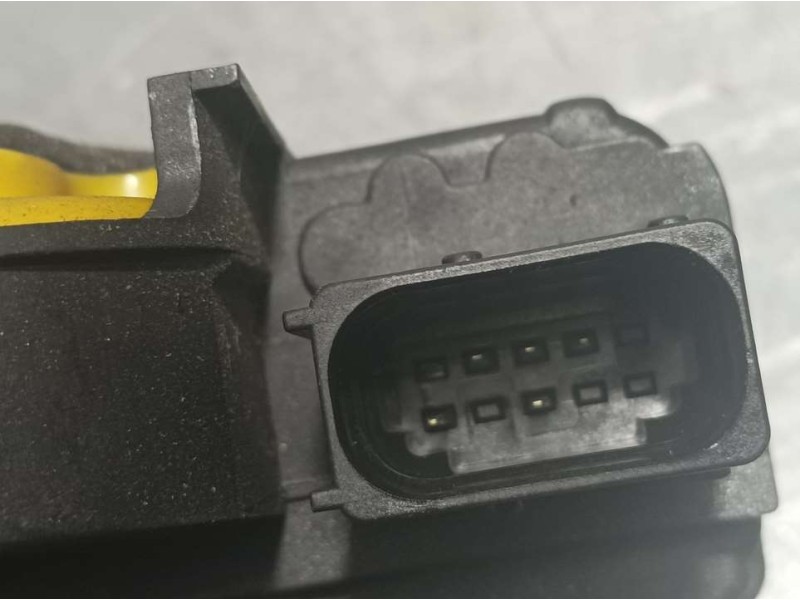 Recambio de cerradura puerta trasera izquierda para opel zafira tourer excellence referencia OEM IAM 13579557  ELECTRICA