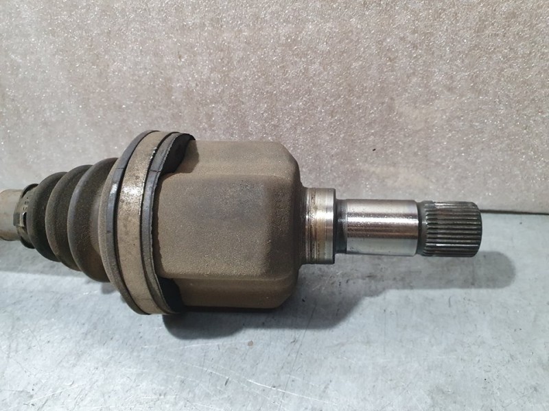 Recambio de transmision delantera izquierda para peugeot 5008 premium referencia OEM IAM 9661107780 8NN52 4930990