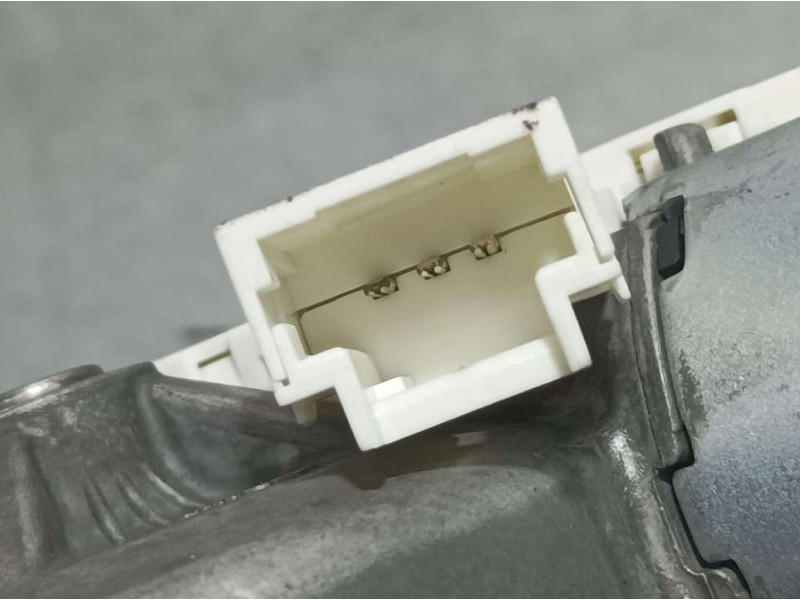 Recambio de motor limpia trasero para renault clio iii authentique referencia OEM IAM 8200311486 53026312 VALEO