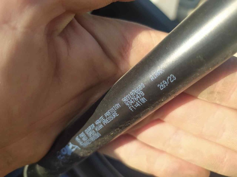 Recambio de amortiguadores maletero / porton para opel corsa f gs referencia OEM IAM 9831976680  