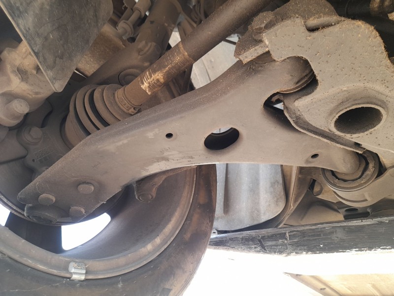 Recambio de brazo suspension inferior delantero derecho para ford focus ii (da_, hcp, dp) 1.6 ti referencia OEM IAM 1570284  