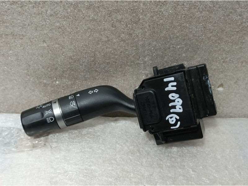 Recambio de mando luces para mazda 3 lim. (bl) active referencia OEM IAM 17D682  