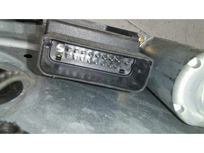Recambio de elevalunas trasero derecho para volkswagen passat berlina (3b3) 1.9 tdi referencia OEM IAM 3B5839752CM 18 PINS 11909
