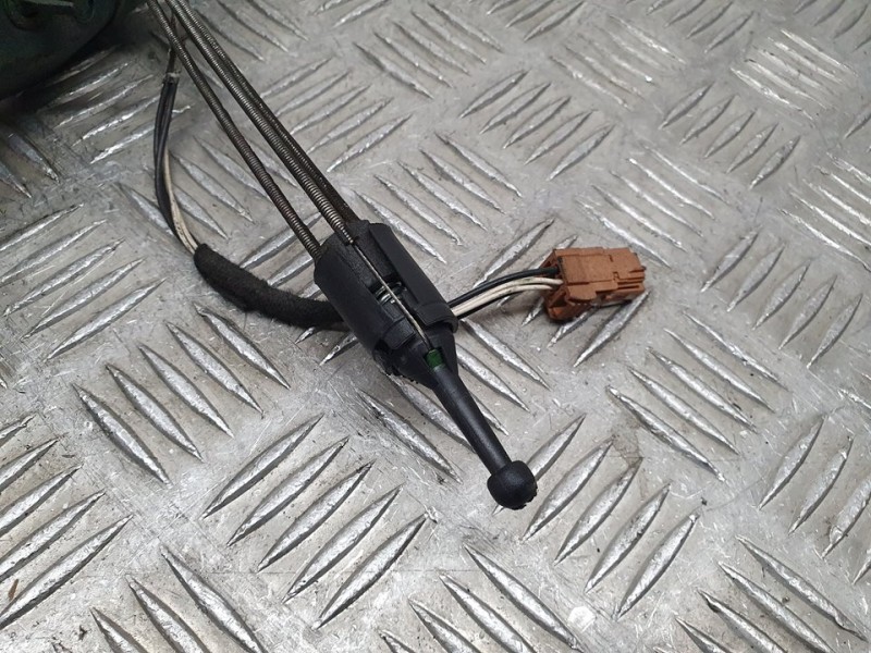 Recambio de retrovisor derecho para peugeot 208 access referencia OEM IAM SIN REF  C/ MANDO