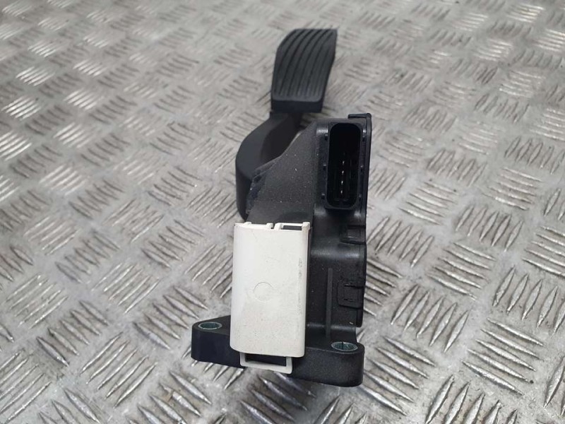 Recambio de potenciometro pedal para opel corsa e selective referencia OEM IAM 13305804  