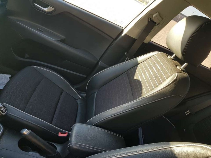 Recambio de asiento delantero derecho para kia rio (yb) gt line referencia OEM IAM   C/AIRBAG