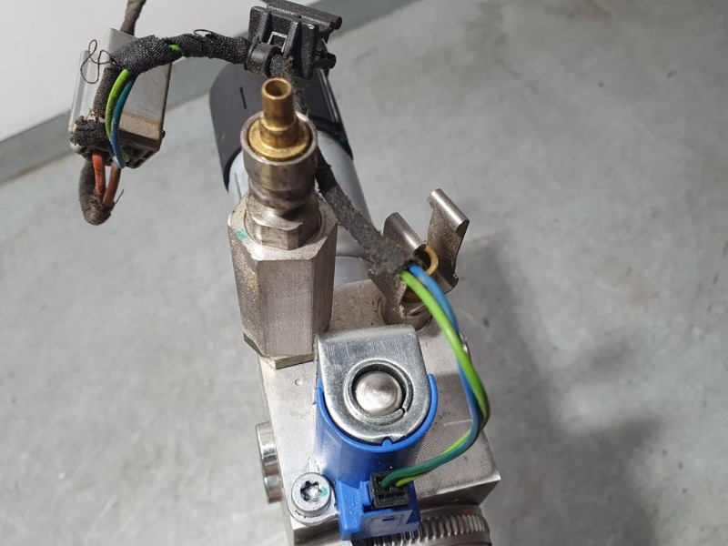 Recambio de modulo electronico para volvo xc60 kinetic awd referencia OEM IAM D190329  BOMBA ACEITE SUBIR PORTON