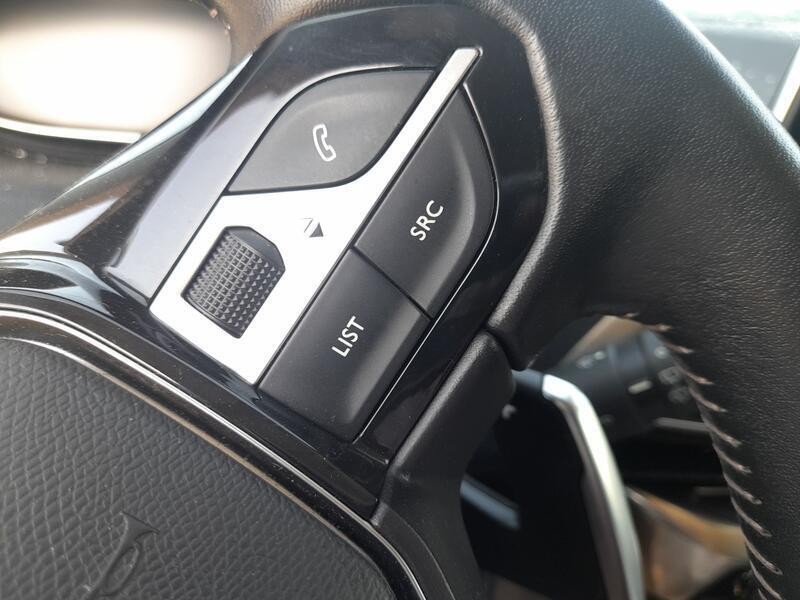 Recambio de volante para peugeot 5008 ii (mc_, mj_, mr_, m4_) 1.2 (mrhnyh, mrhnyw, mrhnsj, mrhnsu, mrhnsm) referencia OEM IAM 98