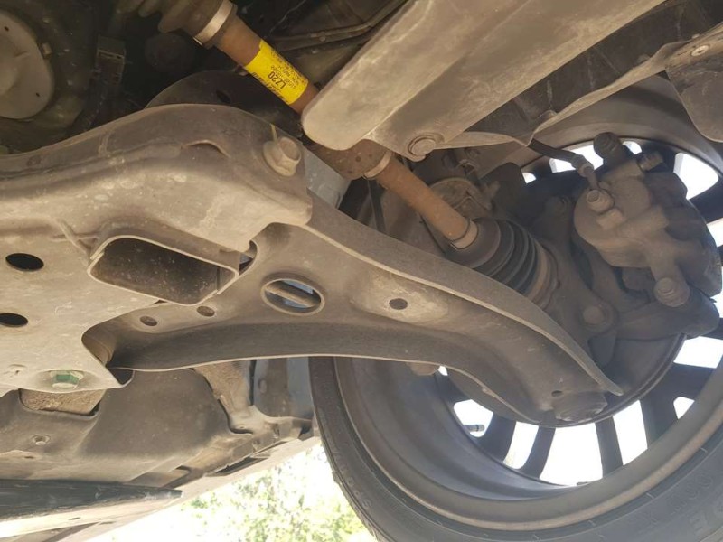 Recambio de brazo suspension inferior delantero izquierdo para kia rio (yb) gt line referencia OEM IAM 54500H8000  