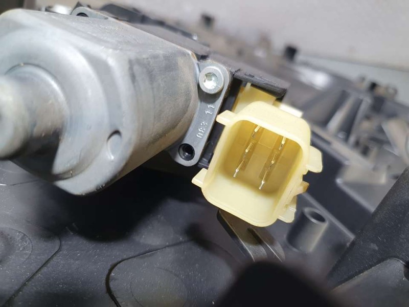 Recambio de elevalunas delantero izquierdo para ford fiesta (cb1) trend referencia OEM IAM 8A61A045H17  ELECTRICO 6 PINES