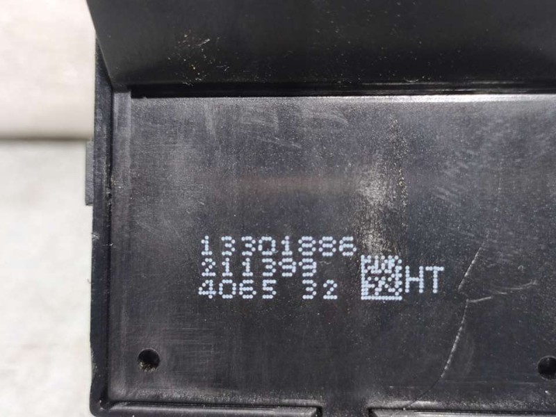 Recambio de mando elevalunas delantero derecho para opel zafira tourer excellence referencia OEM IAM 13301886  