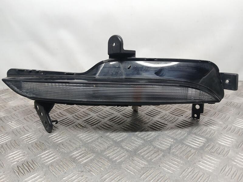 Recambio de piloto delantero izquierdo para renault megane iv berlina 5p limited referencia OEM IAM 261354958R HELLA 2BA01234901