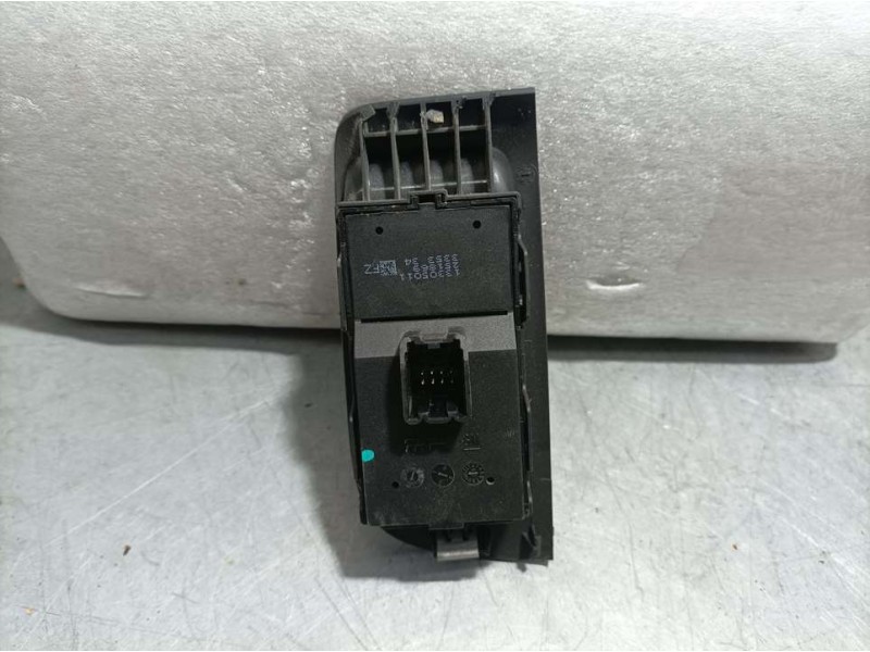 Recambio de mando elevalunas delantero izquierdo para opel zafira tourer excellence referencia OEM IAM 13305011  
