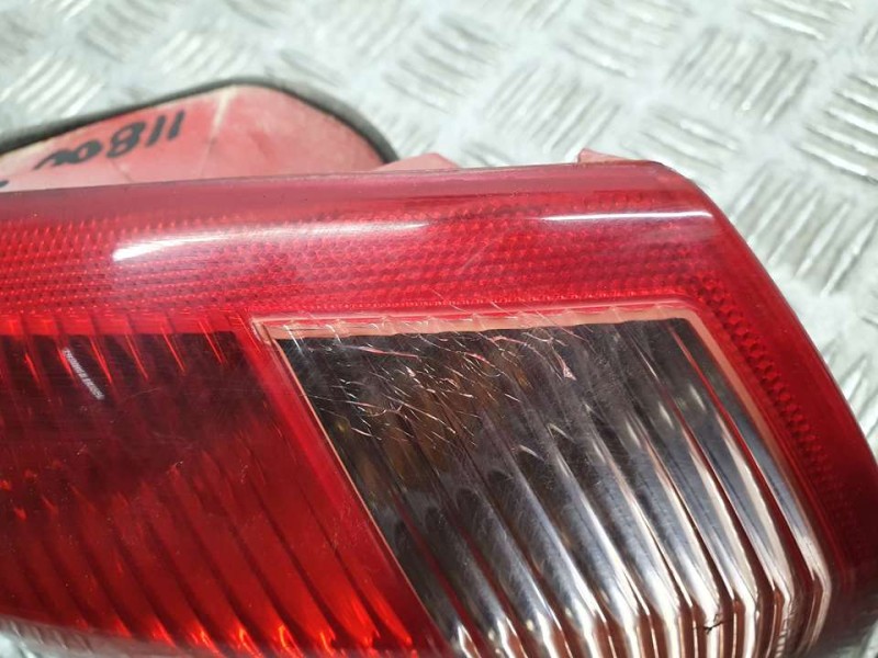 Recambio de piloto trasero izquierdo para alfa romeo 147 (190) 1.6 t.spark distinctive referencia OEM IAM 46556349  EXTERIOR TOC