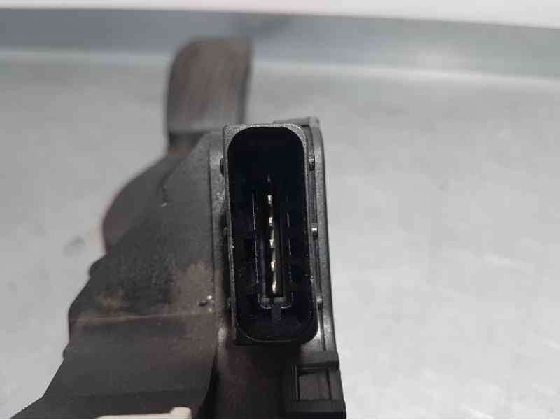 Recambio de potenciometro pedal para opel corsa e van 1.3 cdti referencia OEM IAM 13305804  BITRON
