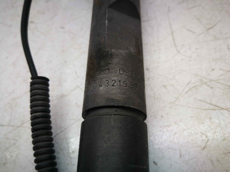 Recambio de inyector para seat ibiza (6k1) 1.9 tdi referencia OEM IAM 038130201F  0432193735