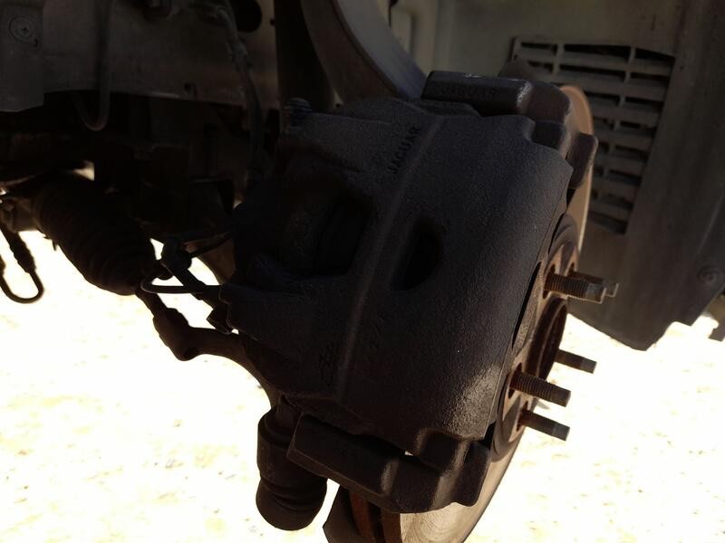 Recambio de pinza freno delantera derecha para jaguar xf i (x250) 2.7 d referencia OEM IAM C2C27282 ATE 