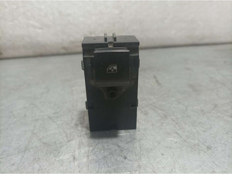 Recambio de mando elevalunas trasero izquierdo para opel zafira tourer excellence referencia OEM IAM 13301888  