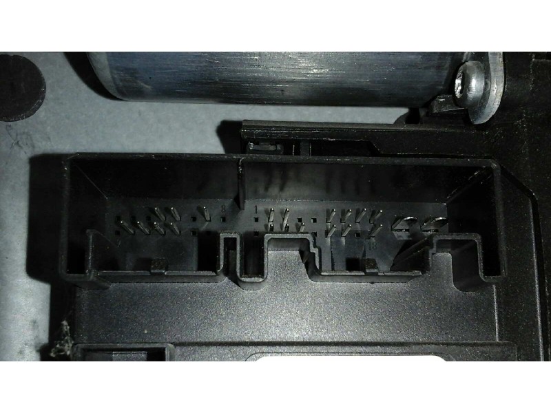 Recambio de elevalunas delantero derecho para volkswagen caddy ka/kb (2c) kasten referencia OEM IAM  21 Y 11 PINS ELECTRICO