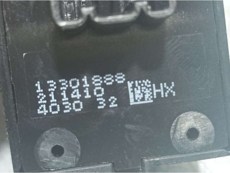 Recambio de mando elevalunas trasero izquierdo para opel zafira tourer excellence referencia OEM IAM 13301888  