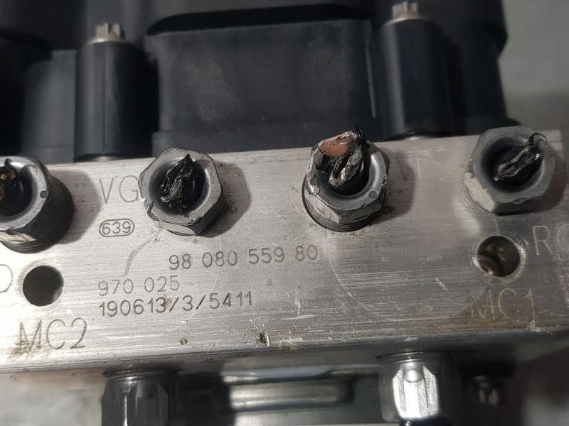 Recambio de abs para peugeot rifter access standard referencia OEM IAM 9808055980 97025 BOSCH