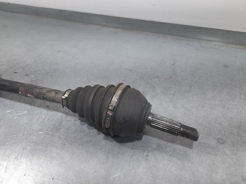 Recambio de transmision delantera izquierda para renault 19 ii chamade (l53_) 1.4 referencia OEM IAM 7700748698  