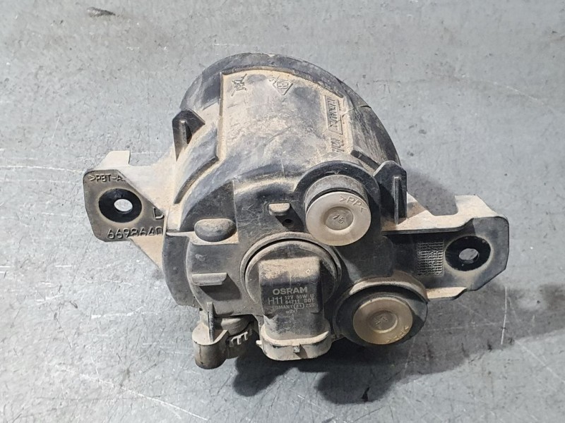 Recambio de faro antiniebla derecho para renault clio ii fase ii (b/cb0) expression referencia OEM IAM 8200002470 89201782 VALEO