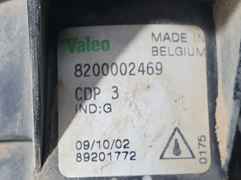 Recambio de faro antiniebla izquierdo para renault clio ii fase ii (b/cb0) expression referencia OEM IAM 8200002469 89201772 VAL