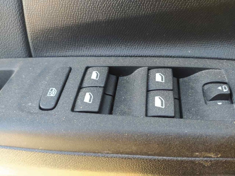Recambio de mando elevalunas delantero izquierdo para opel corsa f gs referencia OEM IAM 96788281ZD  