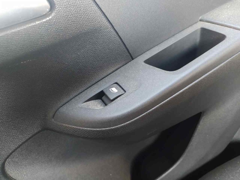 Recambio de mando elevalunas trasero derecho para opel corsa f gs referencia OEM IAM 98044803ZD  