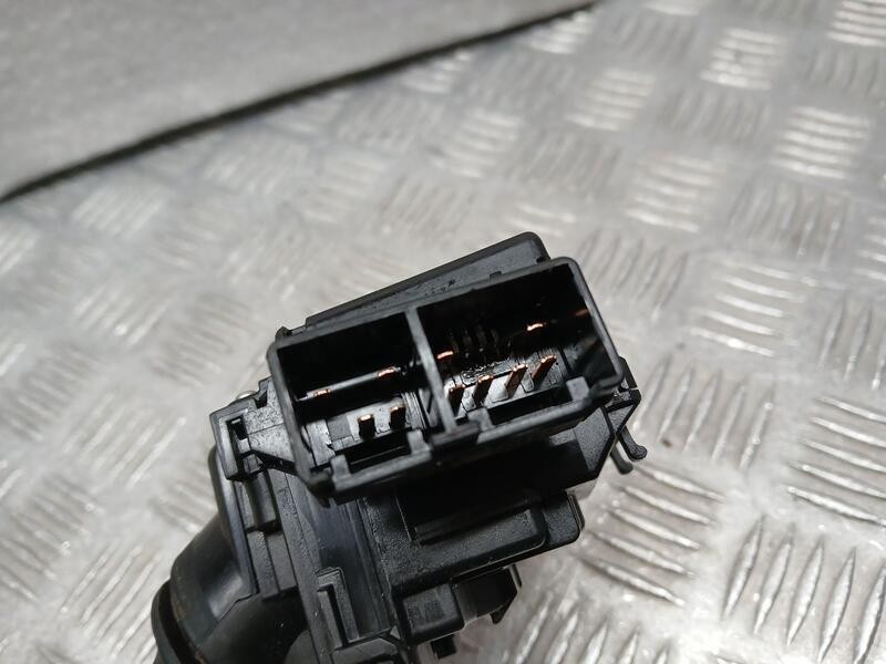 Recambio de mando limpia para toyota auris active referencia OEM IAM 0267017f858  