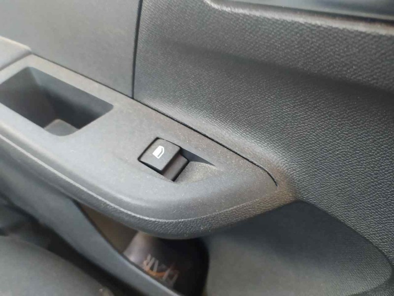 Recambio de mando elevalunas trasero izquierdo para opel corsa f gs referencia OEM IAM 98044803ZD  