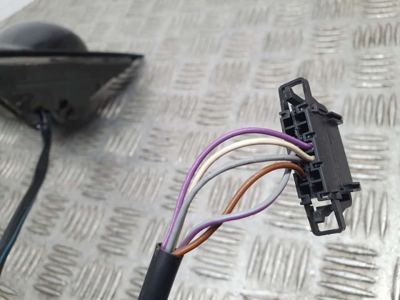 Recambio de retrovisor derecho para volkswagen passat berlina (3b3) comfortline referencia OEM IAM 3B0857934  ELÉCTRICO 5 CABLES