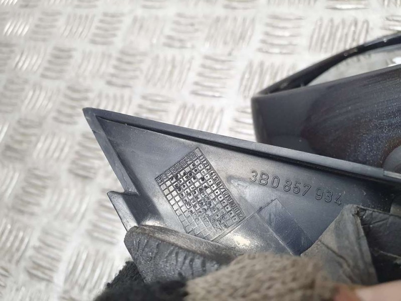 Recambio de retrovisor derecho para volkswagen passat berlina (3b3) comfortline referencia OEM IAM 3B0857934  ELÉCTRICO 5 CABLES