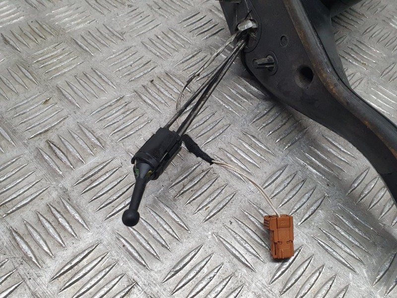 Recambio de retrovisor izquierdo para peugeot 208 access referencia OEM IAM SIN REF  C/ MANDO